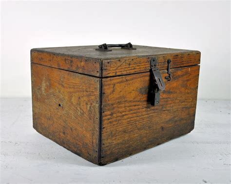 antique wooden box with metal insert|Antique Wood Box With Metal Handle .